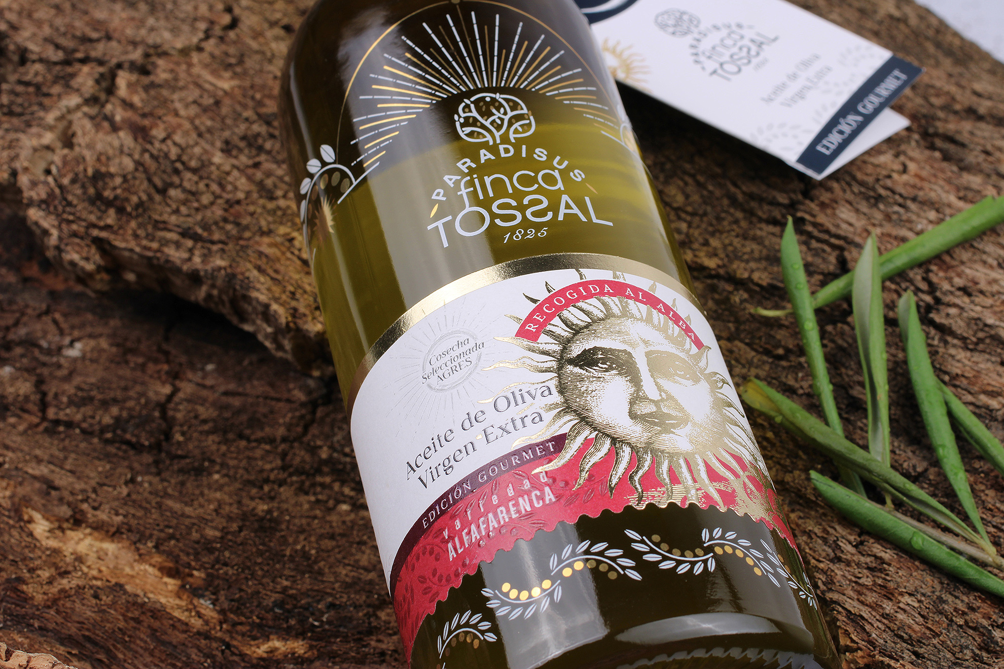 Paradisus Finca Tossal. Diseño de packaging gourmet para aceite de oliva. Serigrafia de botella.