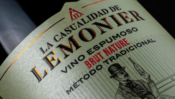 Papeles para etiquetas de vino: ¿Cuál sobrevive mejor a la cubitera?