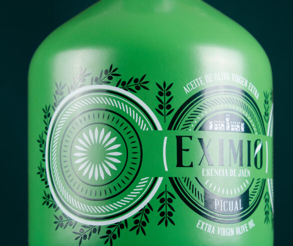 Eximio diseño aceite IGP Jaén