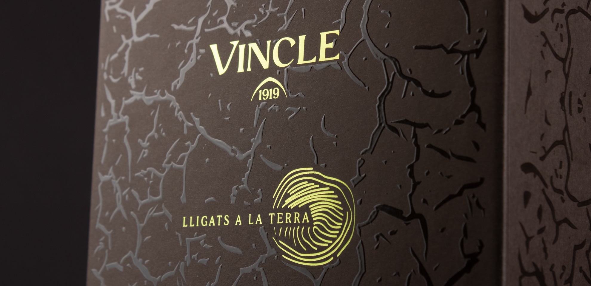 Vincle 1919: Branding y Packaging Premium para Aceite de Montaña de Les Garrigues